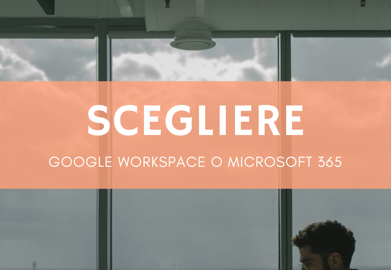 Persona alla scrivania con laptop che confronta software cloud Google Workspace e Microsoft 365 per PMI