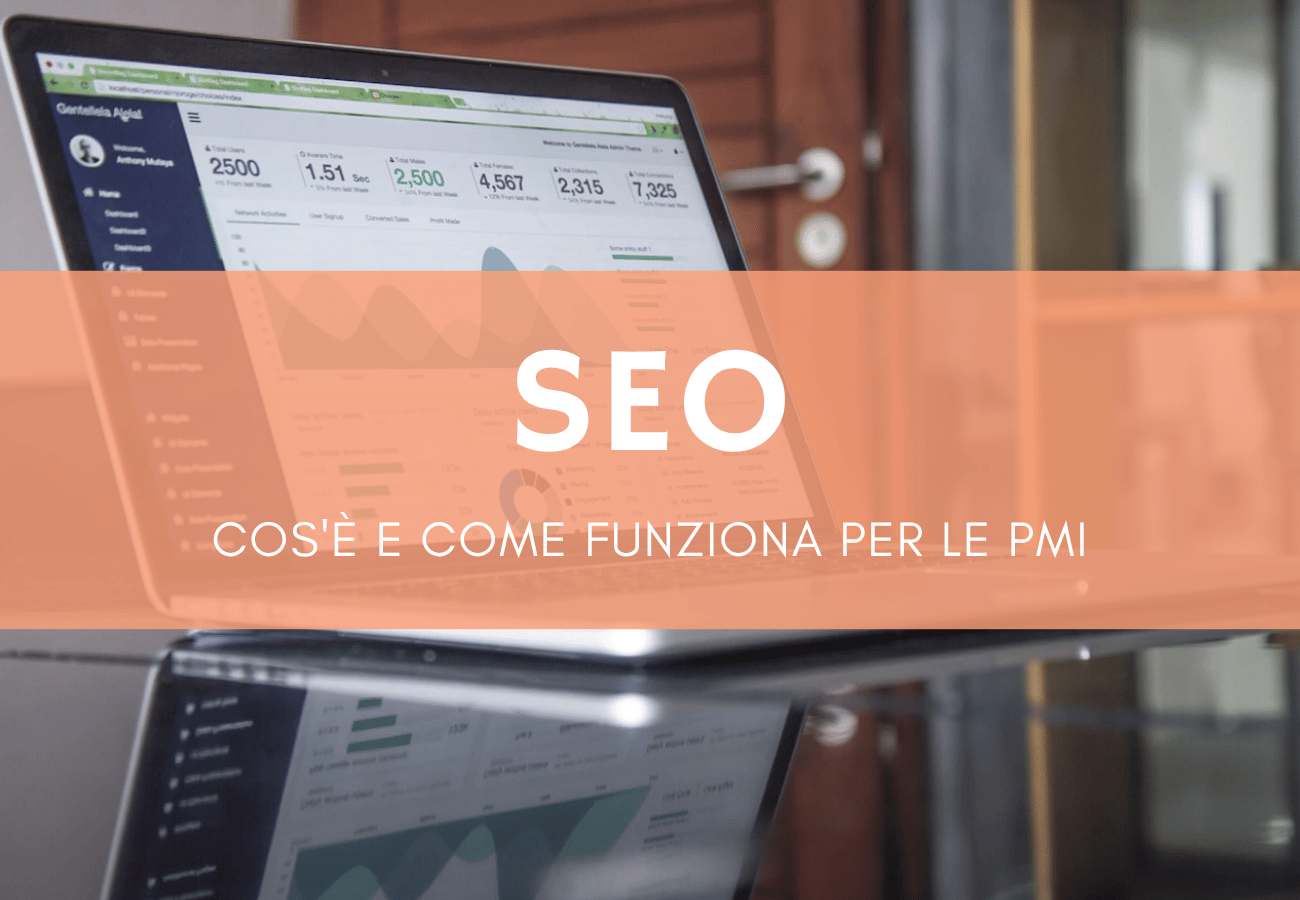 Professionista che analizza dati SEO su laptop con grafici analytics